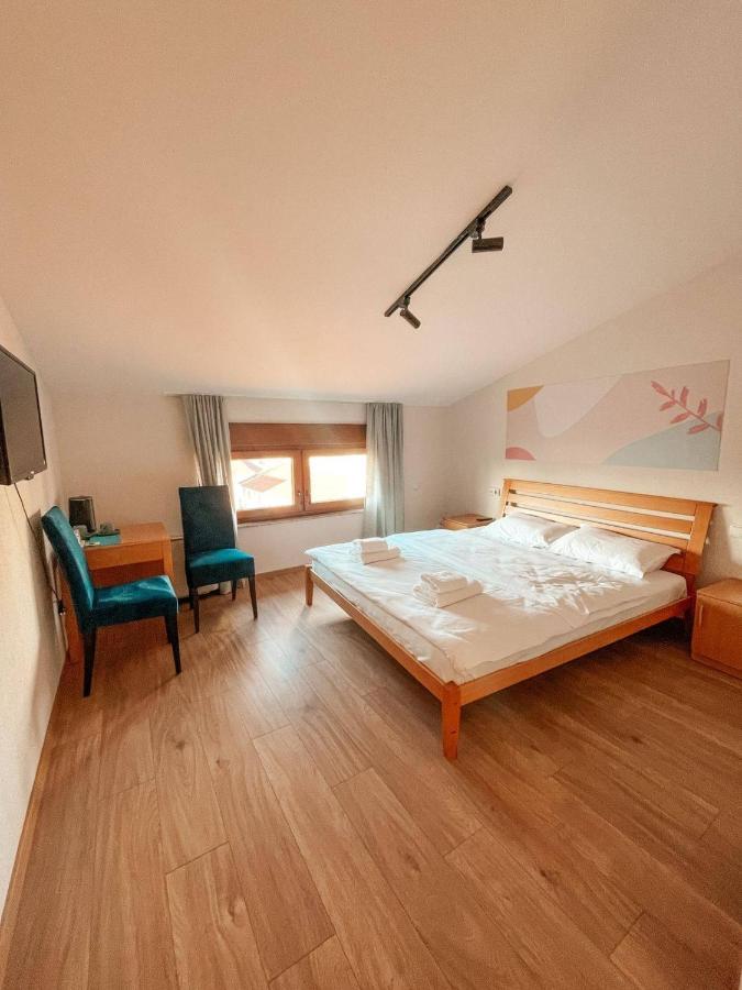 Mint Hotel Prizren Extérieur photo